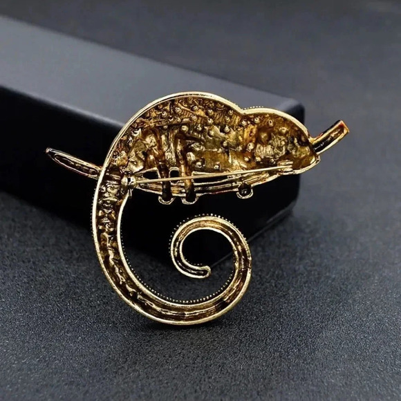 VQ Lizard Brooch - Picture 3 of 5